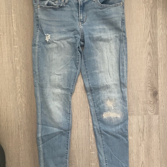 Levi Distressed Skinny Jeans - Picture 2 of 8